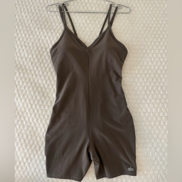 Alo Yoga Alosoft Suns Out Onesie - Olive Tree / Espresso - Picture 3 of 5